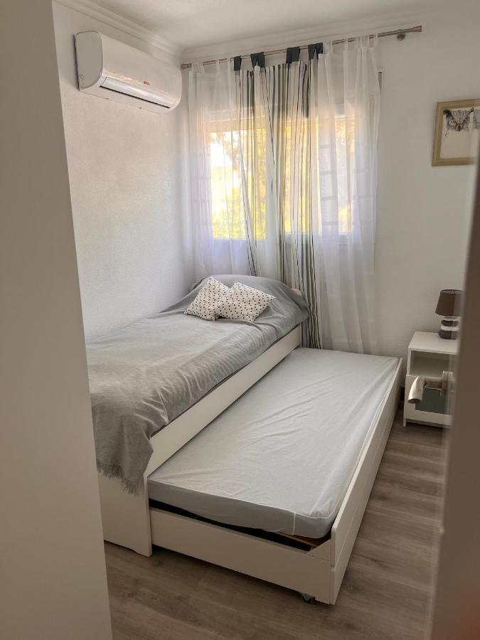 Orihuela Costa 3 Bdr Condo On La Zenia Beach With Patio מראה חיצוני תמונה
